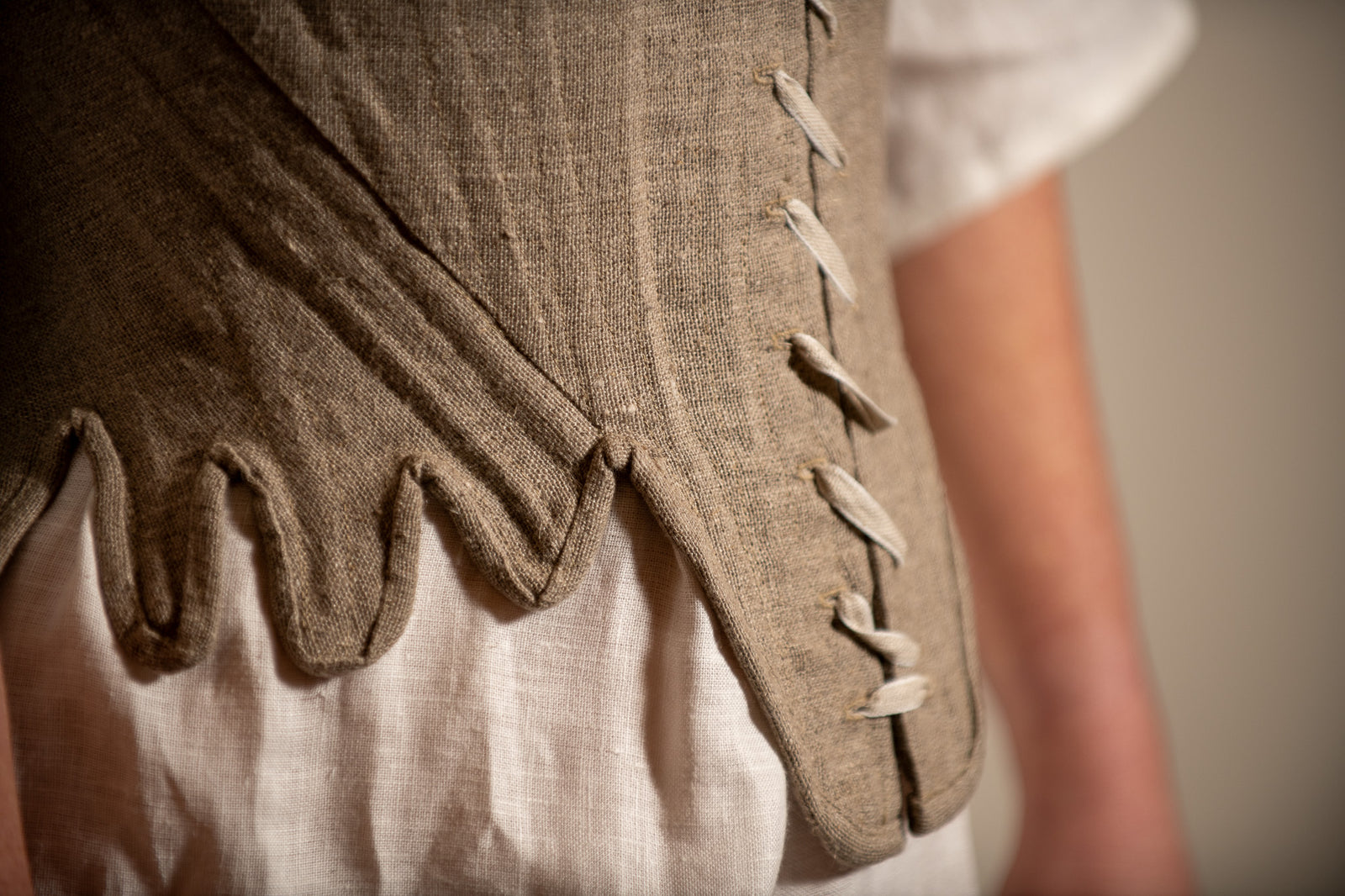 Séjours en lin à laçage sur le devant