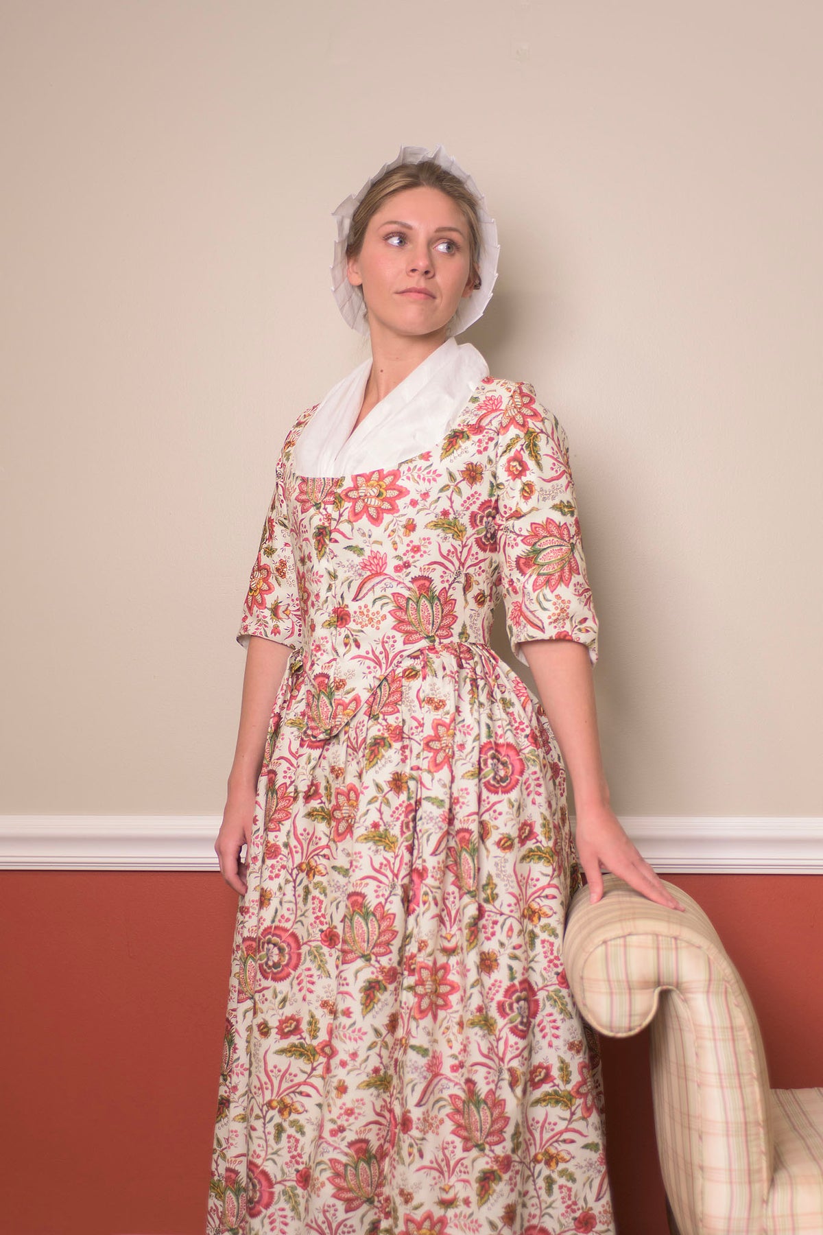 Robe à l&#39;Anglaise | Red Exotic Flowers | 1770 - 1785