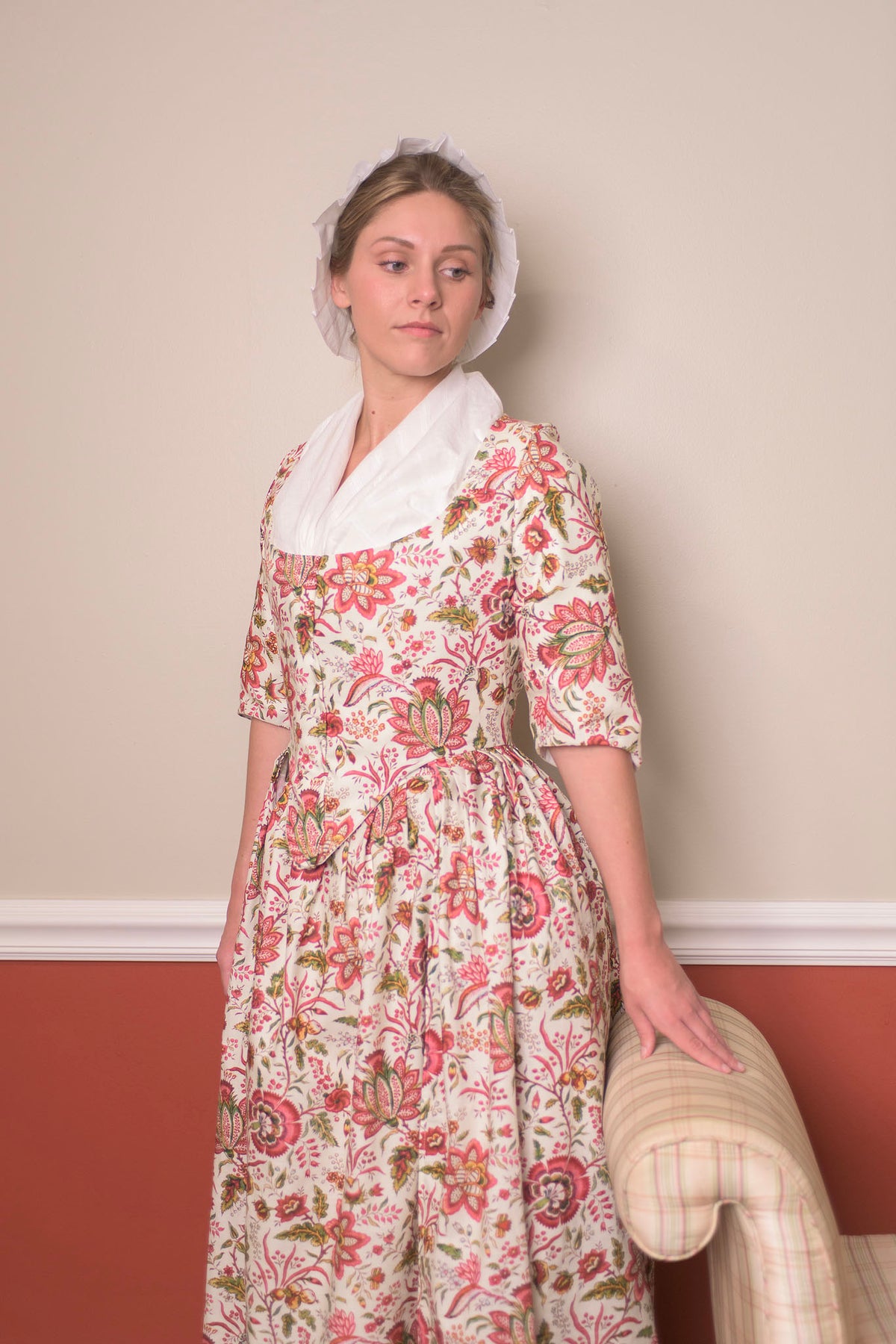 Robe à l&#39;Anglaise | Red Exotic Flowers | 1770 - 1785