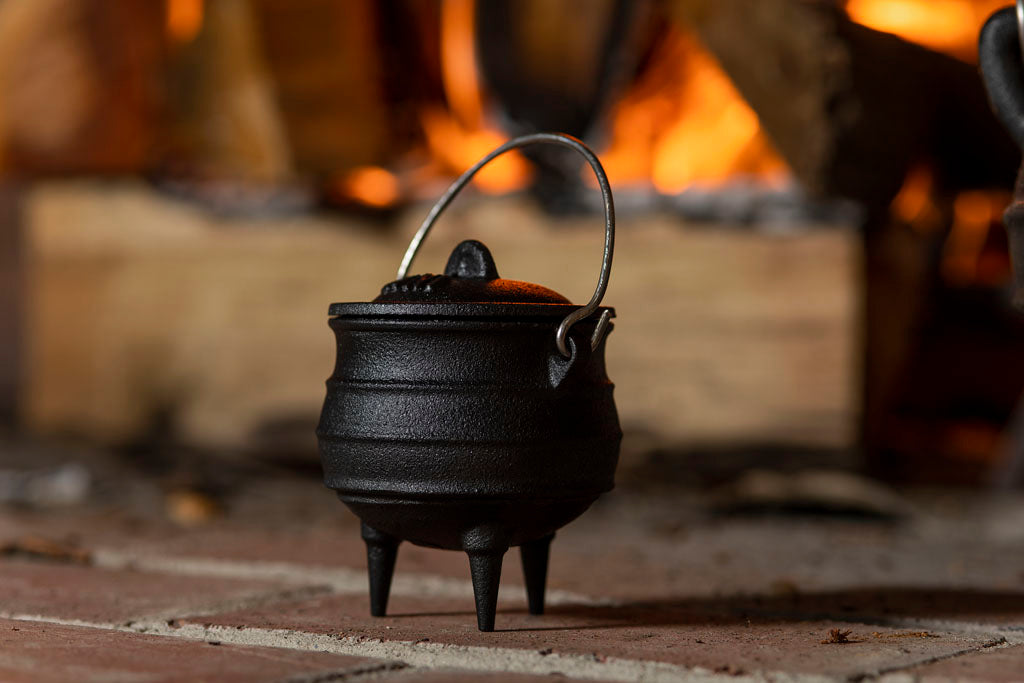 18th Century Mini Cast Iron Cookpot