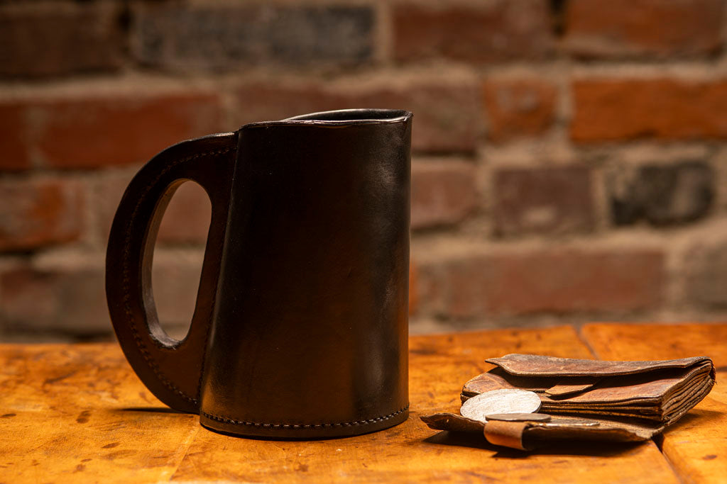 16 Oz Historic Leather Mug in Black